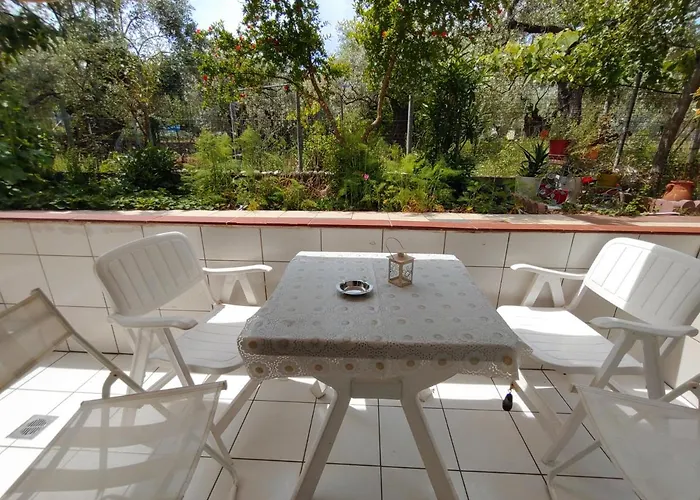 Ioli - Ground Floor アパート