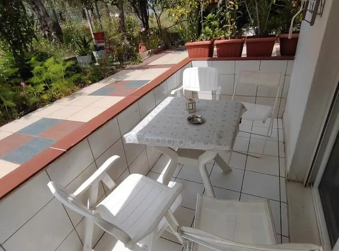 Ioli - Ground Floor アパート