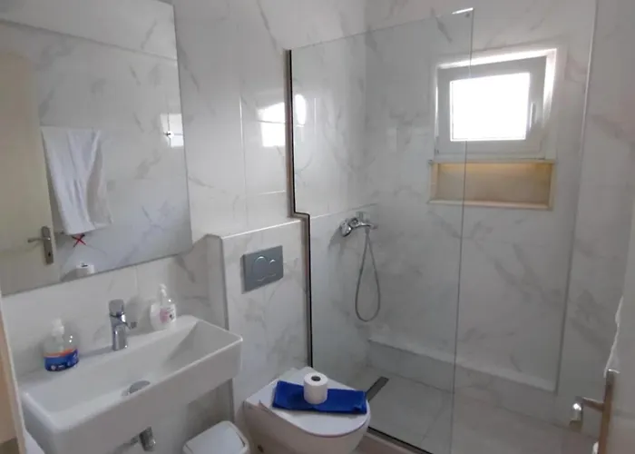 Ioli - Ground Floor アパート